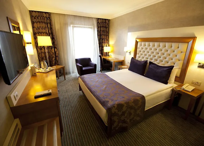 Tugcu Select Hotel 4*